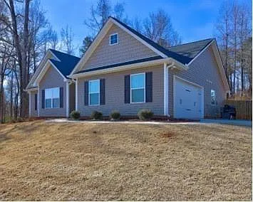 3 bed, 2.0 bath, 1530 sqft, $2,100 — Photo 3