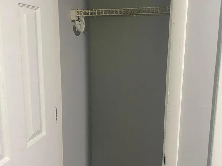 452 Graythorn Rd — Photo 10