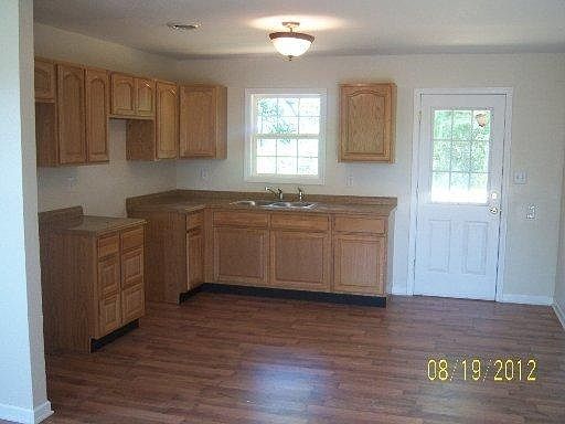 4th image of 4225 Skyline Dr