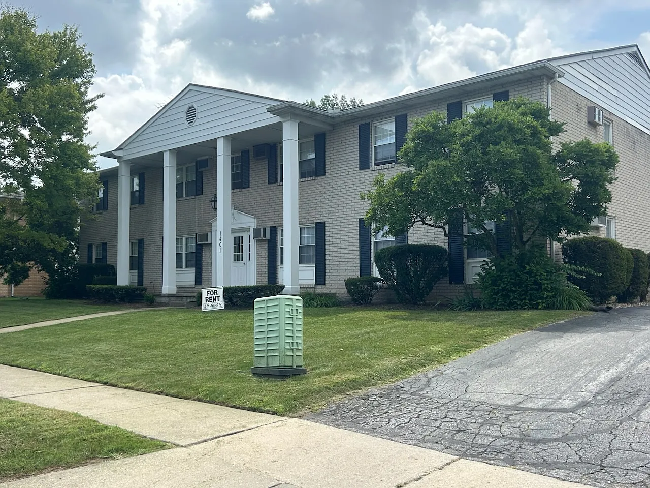 2 bed, $825 — Photo 1