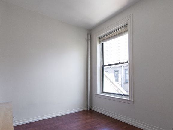 3rd image of 217 E 83rd St #5A1