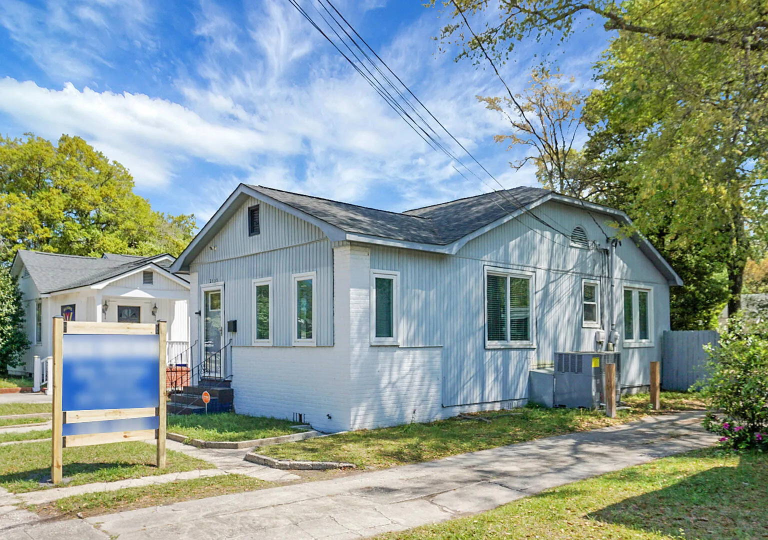 3 bed, 1.0 bath, 1130 sqft, $2,000 — Photo 2
