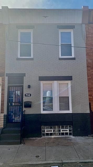 1st image of 738 E Willard St