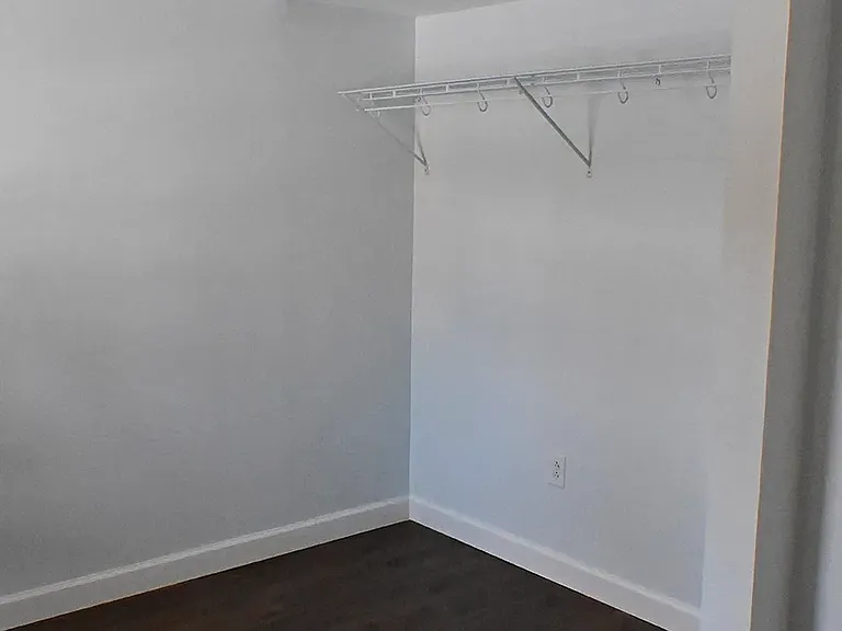 208 N Rangeline Rd — Photo 4