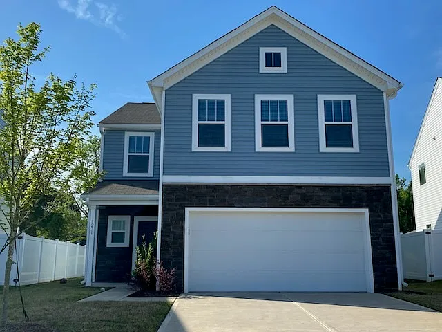 1221 Freeman View Dr — Photo 1