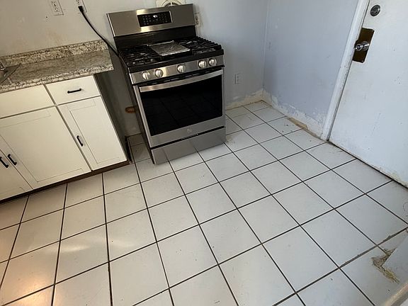 4th image of 189 Griffith St Floor 3