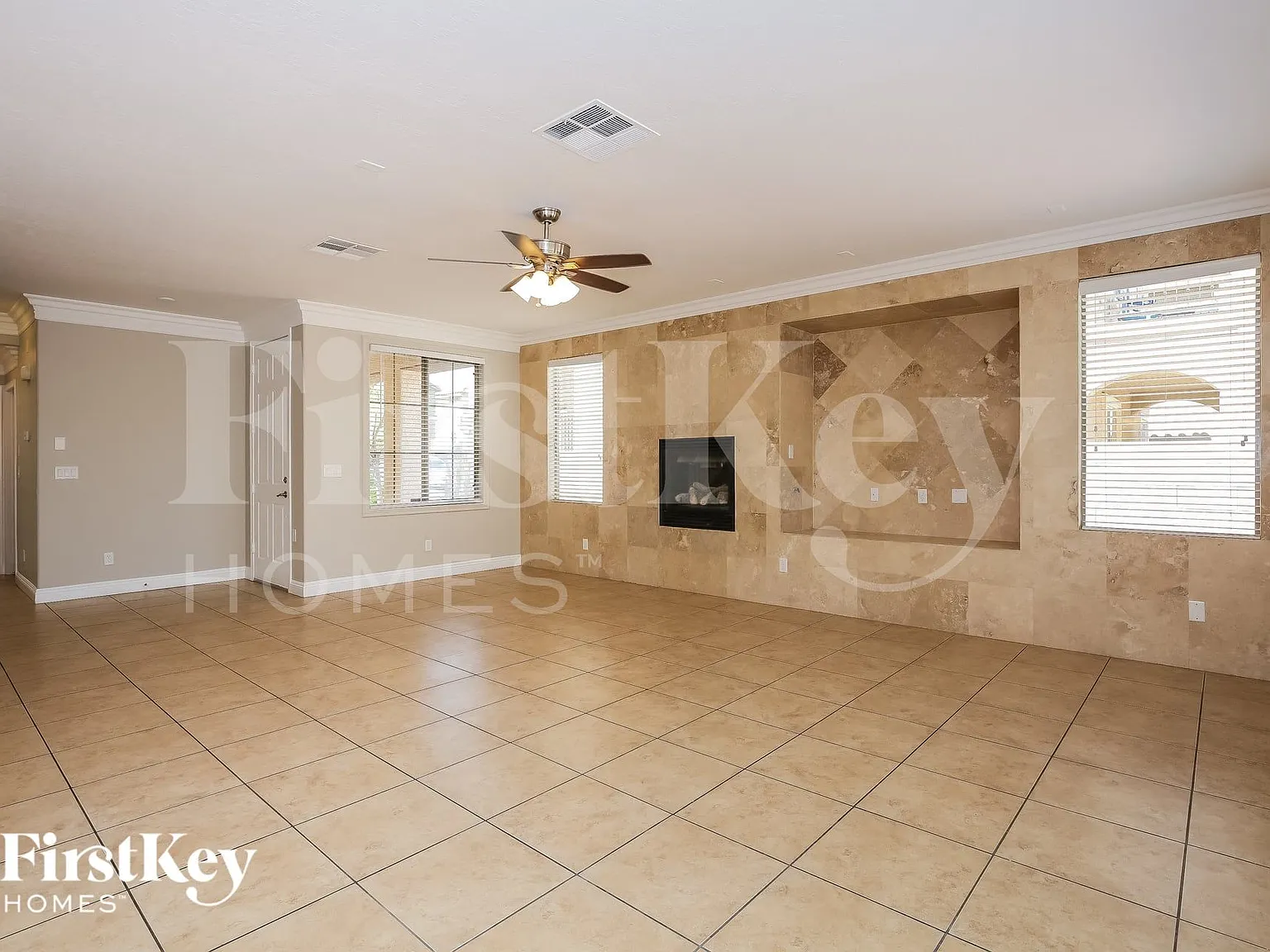 3 bed, 2.5 bath, 2146 sqft, $2,590 — Photo 2