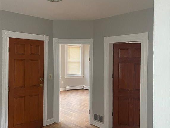 2nd image of 295 Poplar St Floor 2