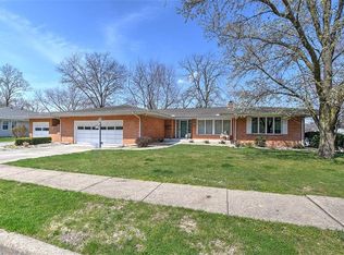 381 Greenway Ln, Decatur, IL 62521