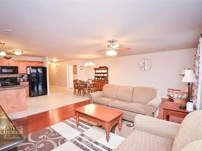 1718 Sutter Woods Rd — Photo 5