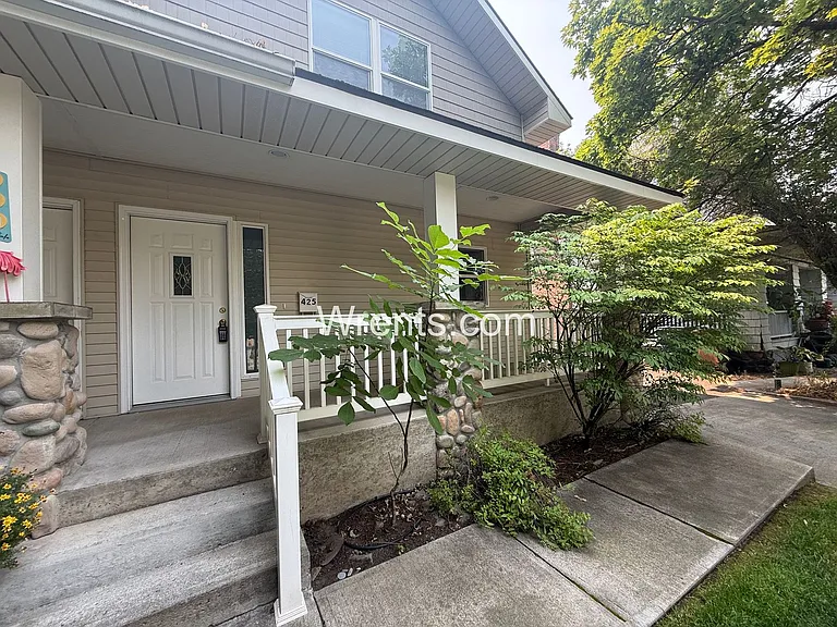 425 W 14th Ave — Photo 2