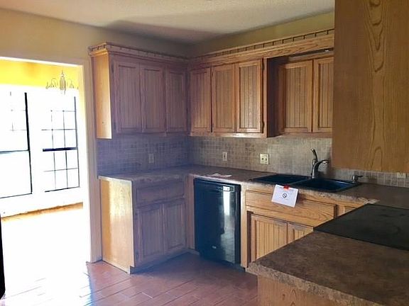 5th image of 2214 Buena Vista Ave