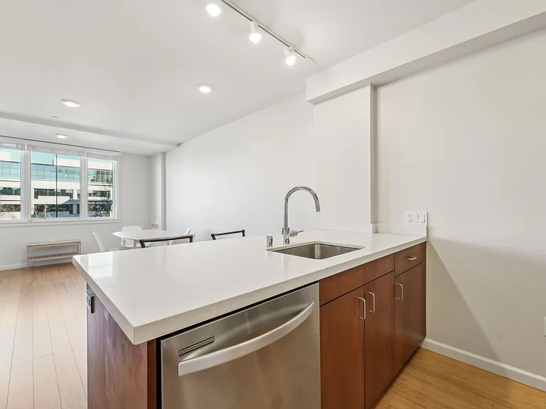 Addison Arts Apartments — Photo 146