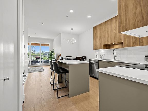 4th image of 7599 15th St #511