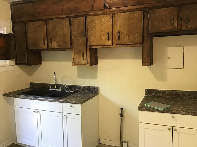 1810 Bainbridge St — Photo 5