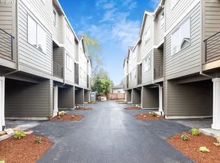 7610 SE Washington St #8, Portland, OR 97215
