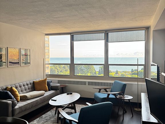 2nd image of 3950 N Lake Shore Dr APT 1518C