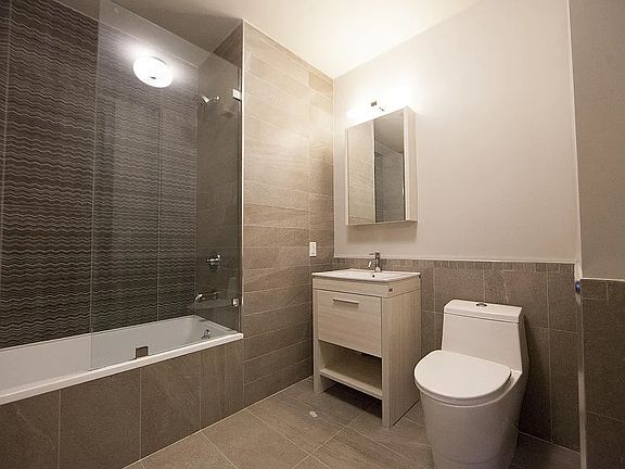 3rd image of 875 De Kalb Ave #6B