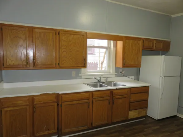 712 W Jackson St APT 1, Muncie, IN 47305