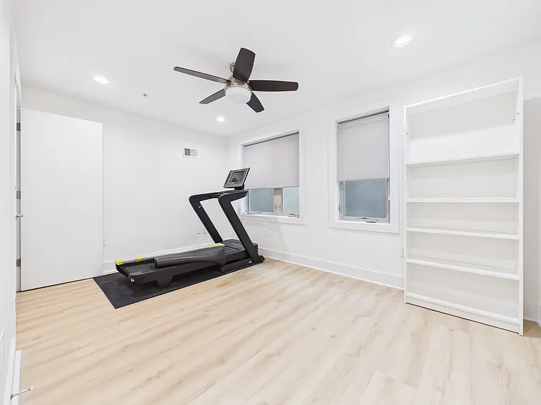 1129 N Hope St — Photo 23