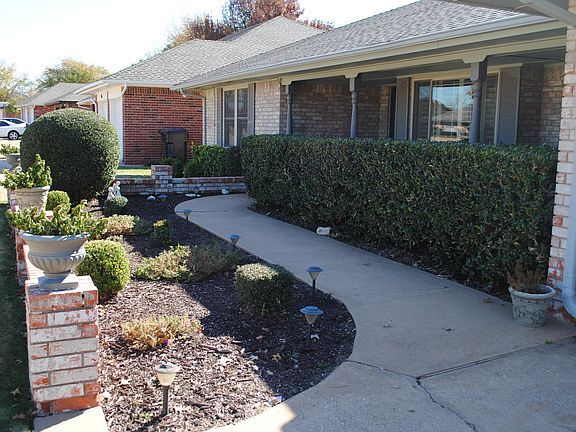 2nd image of 420 SW 102nd St