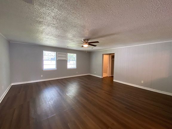 4th image of 3968 Hammett Dr