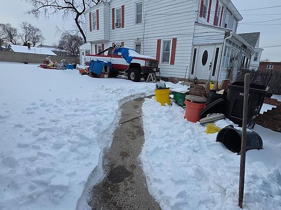 3rd image of 329 N 39th St