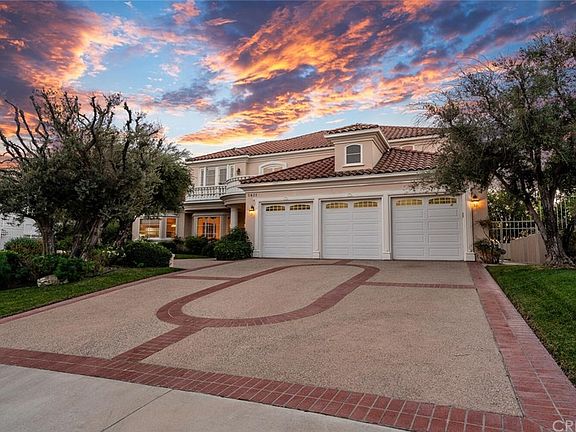 2nd image of 5431 Villawood Cir