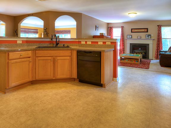 Spacious Kitchen!