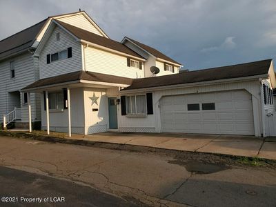 R 52 Woodward St, Wilkes Barre, PA, 18705