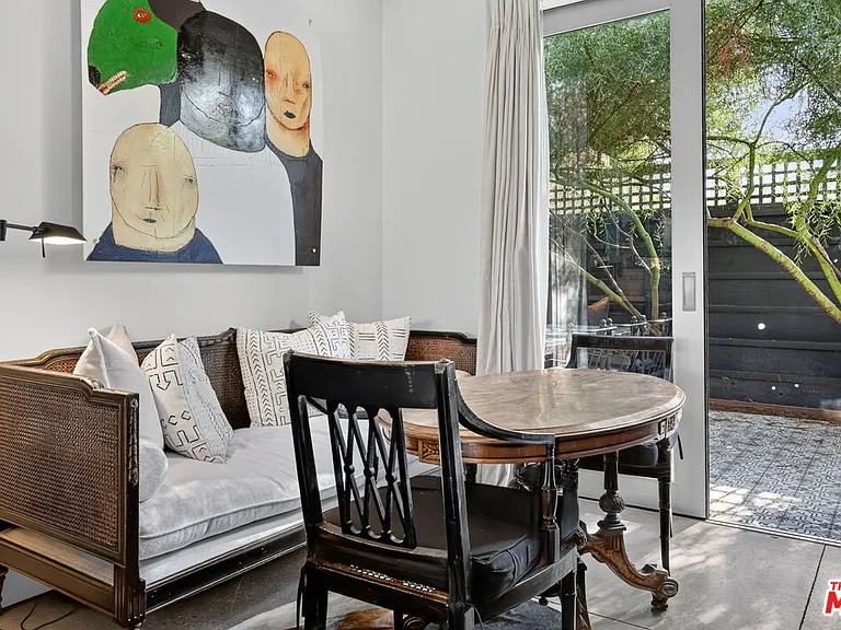2425 Clement Ave — Photo 16