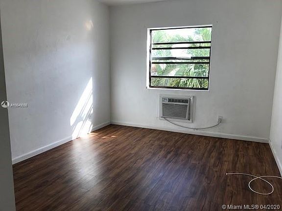 3rd image of 411 Meridian Ave APT 8