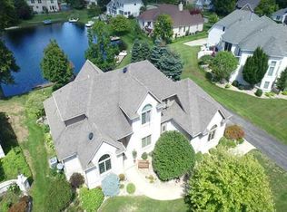 8646 Saint George Dr, Holland, OH 43528