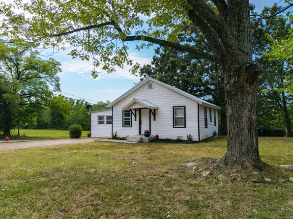 407 Grand Avenue, Ava, MO 65608