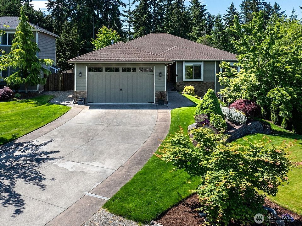 1st image of 3202 170th Avenue E