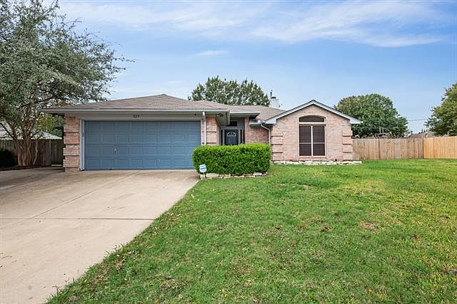 1st image of 829 Meadowview Ct