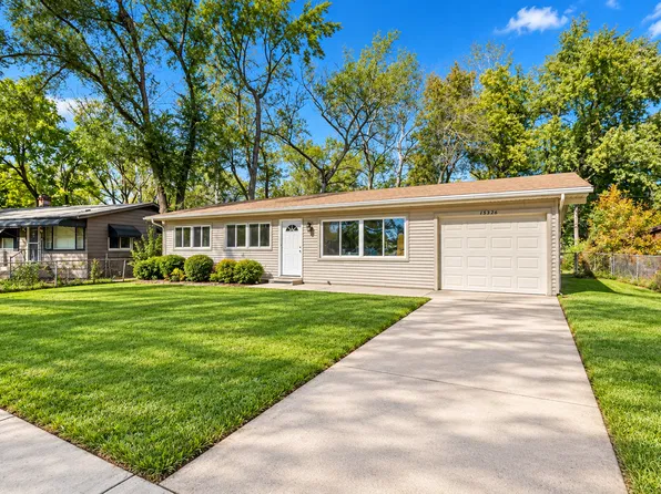 15326 Cherry Ln, Markham, IL 60428