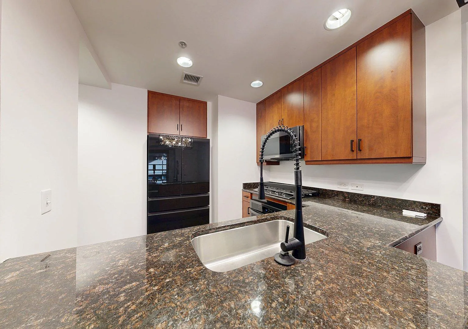 1 bed, 1.5 bath, 952 sqft, $2,700 — Photo 4