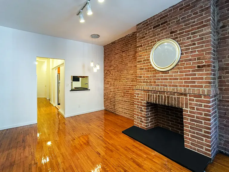 538 E 89th St #2W — Photo 1