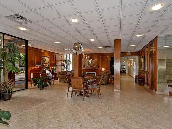 3rd image of 2401 Bayshore Blvd Unit 1401