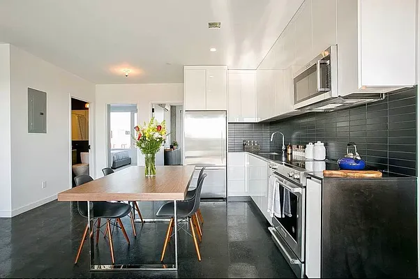 Rented by EXR | media 4