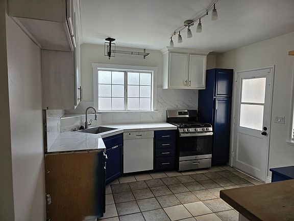 3rd image of 509 S Catalina Ave #A