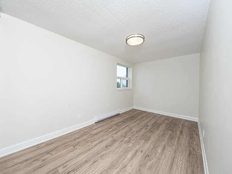 554 Ivings Dr — Photo 8