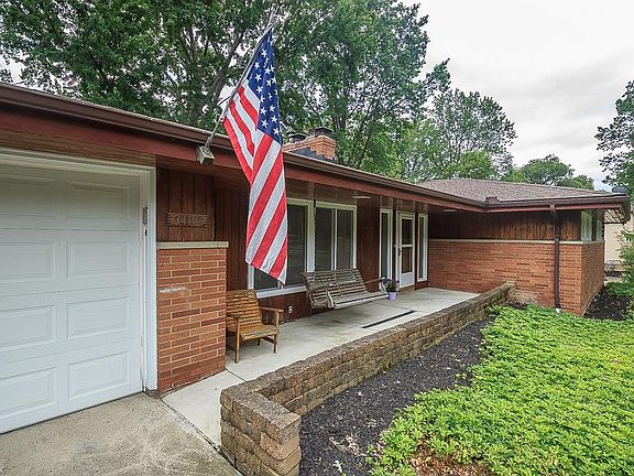 2nd image of 34108 Lake Shore Blvd