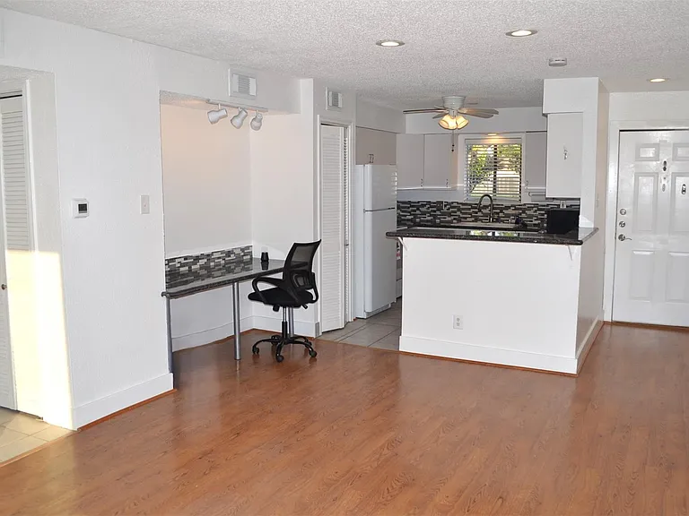 12100 Melville Dr #206B — Photo 7