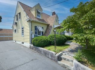 369 Cleveland Ave, Bridgeport, CT 06604