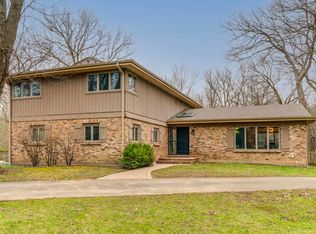 1209 Oak Trail Dr, Libertyville, IL 60048