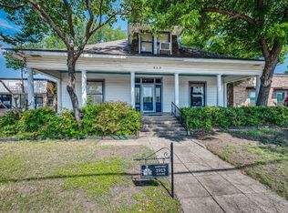 609 Ferris Ave, Waxahachie, TX 75165