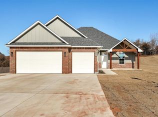 5596 Red Fox Run, Guthrie, OK 73044