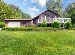 2809 Galway Bay Dr, Metamora, MI 48455